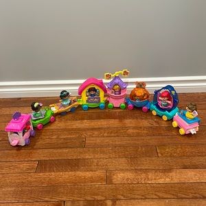 Little People Princess Parade floats